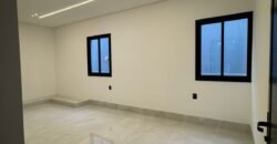 Casa Alto Padrão – 5 Suítes e Elevador