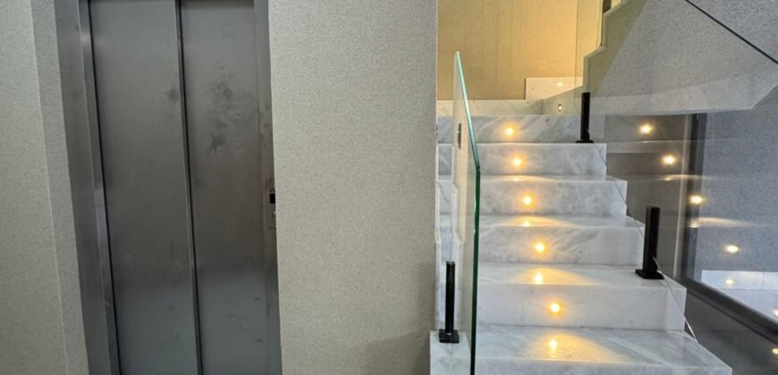Casa Alto Padrão – 5 Suítes e Elevador