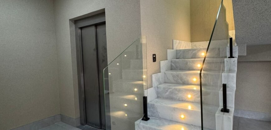 Casa Alto Padrão – 5 Suítes e Elevador