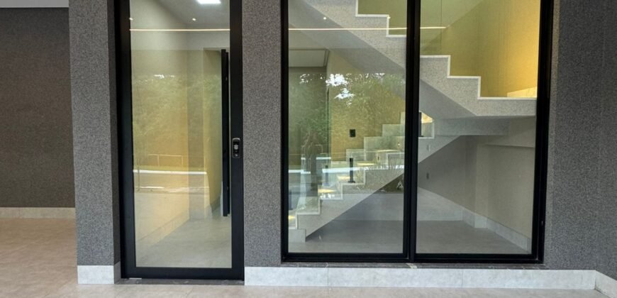 Casa Alto Padrão – 5 Suítes e Elevador